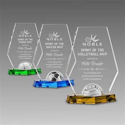 Adakah trofi kaca datang dalam set?